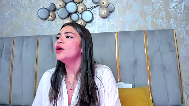 KimDevinne online show from November 26, 2025, 2:34 am