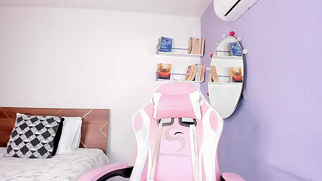 amber maxwell online show from January 10, 2025, 8:37 pm