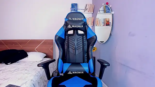 amber maxwell online show from February 23, 2025, 8:44 pm