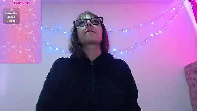 Aurora blossom   online show from December 15, 2025, 7:18 pm