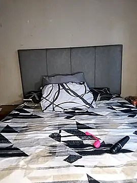 Snapshot of ThickPearlx23 chatting on February 8, 2026, 6:39 am ThickPearlx23 online show from February 8, 2026, 6:39 am