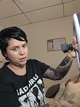 Snapshot of KatInk chatting on February 10, 2026, 5:17 pm KatInk online show from February 10, 2026, 5:17 pm