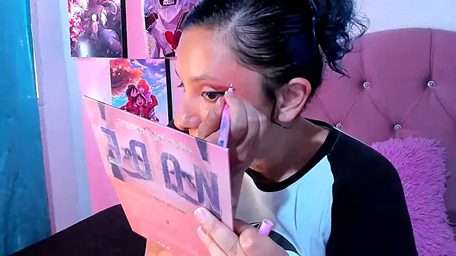 Mila nixon02 online show from April 26, 2026, 5:21 pm