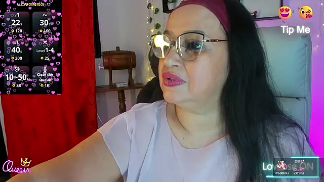 Gia Nahomi online show from February 13, 2026, 11:01 pm