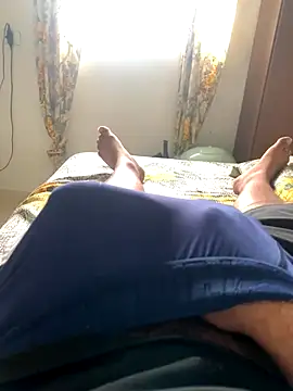 Snapshot of VouchingLagging chatting on October 4, 2025, 6:39 pm VouchingLagging online show from October 4, 2025, 6:39 pm