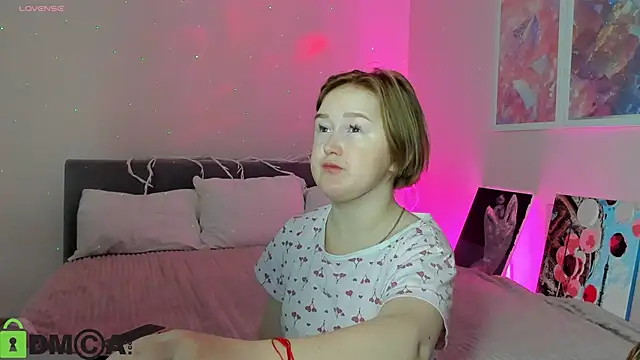 Sara Robinson online show from October 20, 2025, 2:34 am