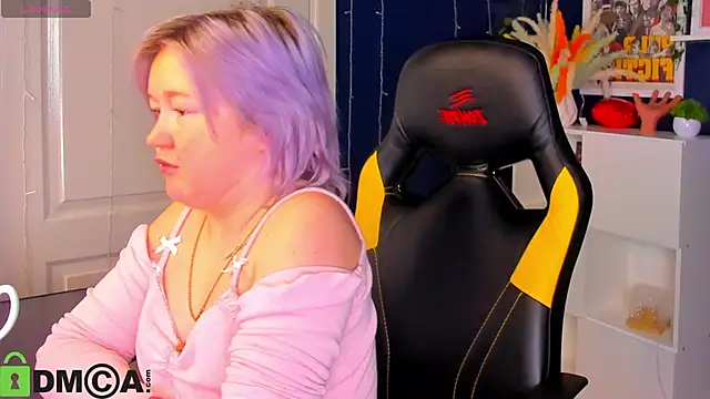 Sara Robinson online show from May 19, 2026, 3:02 am