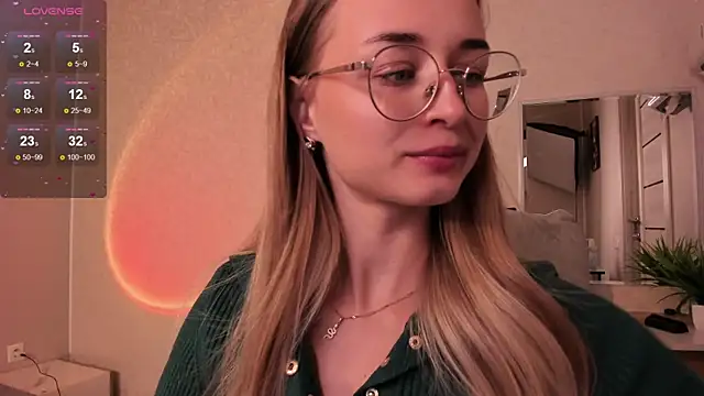 Tiffanyhunt online show from October 1, 2025, 1:39 pm