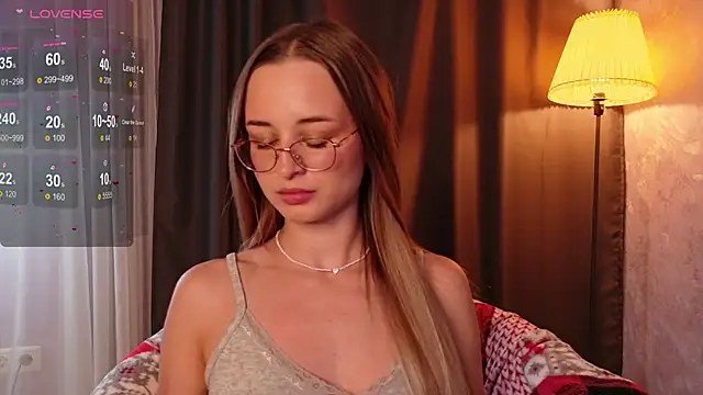 Tiffanyhunt online show from December 15, 2025, 3:05 pm