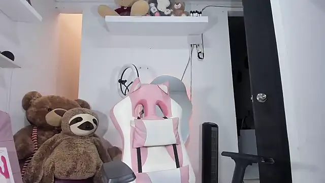 emily palmeer online show from January 8, 2025, 11:32 am