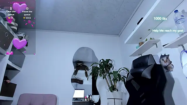 emily palmeer online show from October 6, 2025, 10:23 am