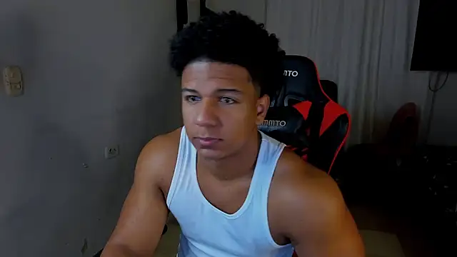 Snapshot of May_Dylan1 chatting on October 6, 2025, 3:42 pm May Dylan1 online show from October 6, 2025, 3:42 pm