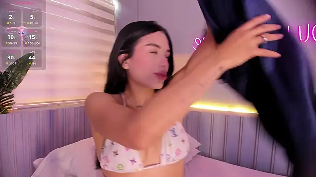 stephanymonroe online show from April 14, 2026, 4:35 pm