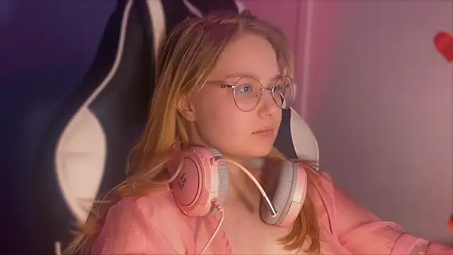 JacyWinslat online show from February 15, 2025, 11:47 pm