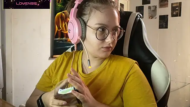 JacyWinslat online show from October 15, 2025, 12:38 pm