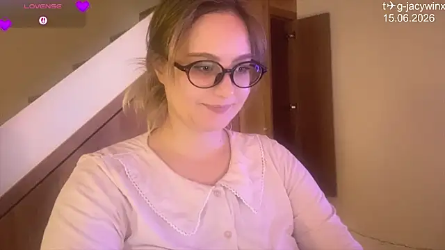 JacyWinslat online show from June 15, 2026, 8:49 am