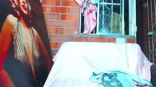 Snapshot of DOMINANTE_KLOE_ chatting on December 9, 2024, 2:56 am DOMINANTE KLOE online show from December 9, 2024, 2:56 am