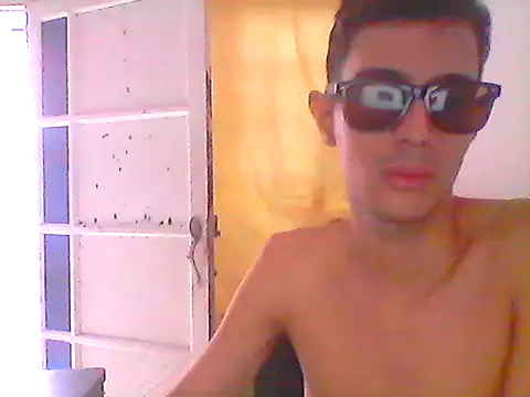 Snapshot of DOMINANTE_KLOE_ chatting on January 2, 2025, 12:46 pm DOMINANTE KLOE online show from January 2, 2025, 12:46 pm