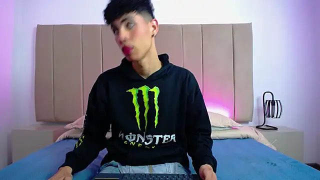 NeoRaptis online show from December 7, 2024, 3:52 pm