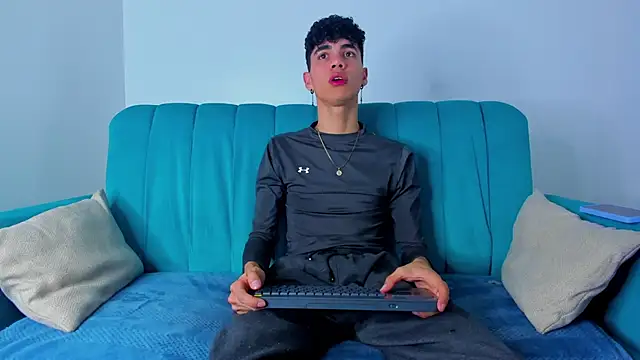 NeoRaptis online show from January 28, 2025, 7:53 pm