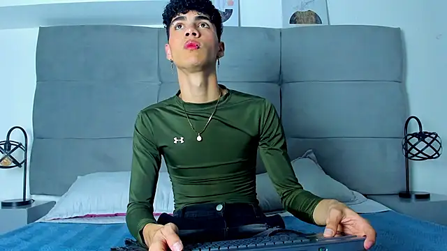 NeoRaptis online show from February 7, 2025, 7:59 pm