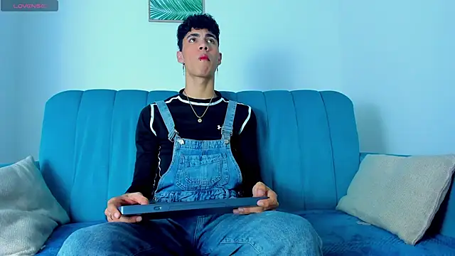 NeoRaptis online show from February 28, 2025, 8:18 pm