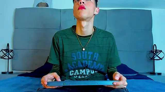 NeoRaptis online show from March 12, 2025, 8:31 pm