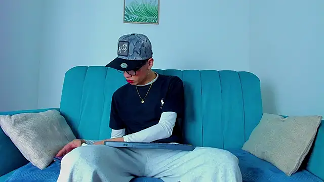 NeoRaptis online show from March 20, 2025, 8:40 pm