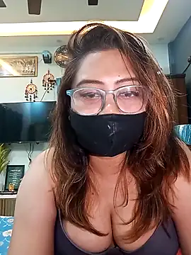 Snapshot of Cute-mona chatting on February 17, 2026, 10:16 pm Cute-mona online show from February 17, 2026, 10:16 pm