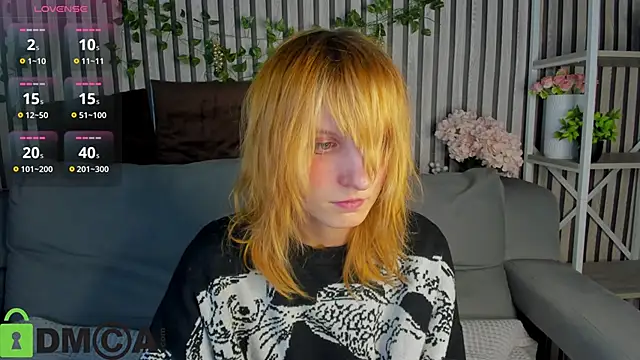 Snapshot of Little_Chips chatting on February 6, 2026, 5:16 pm Little Chips online show from February 6, 2026, 5:16 pm