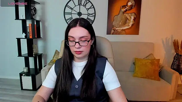 DaniellaLovely online show from March 11, 2025, 11:23 am