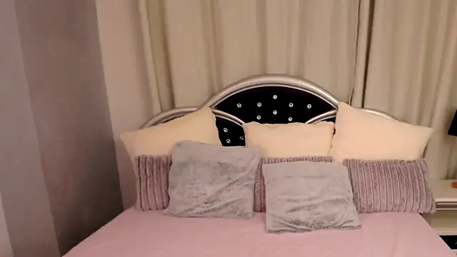 Snapshot of JessieePink chatting on January 14, 2025, 5:23 pm JessieePink online show from January 14, 2025, 5:23 pm