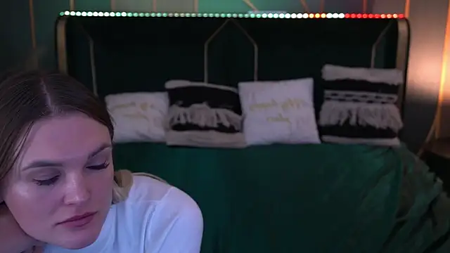 Snapshot of KateSly chatting on November 5, 2025, 7:30 am KateSly online show from November 5, 2025, 7:30 am