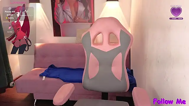 vittorialombardi   online show from October 8, 2025, 8:12 am