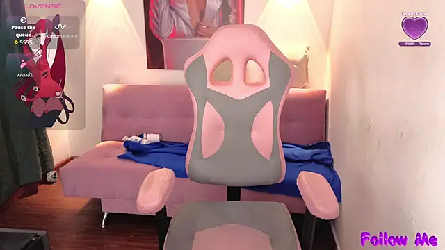 vittorialombardi   online show from October 10, 2025, 8:13 am