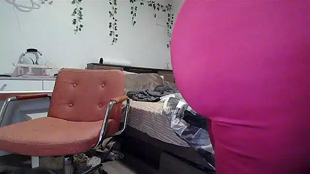 Kittyymaze1 online show from November 28, 2025, 1:25 pm