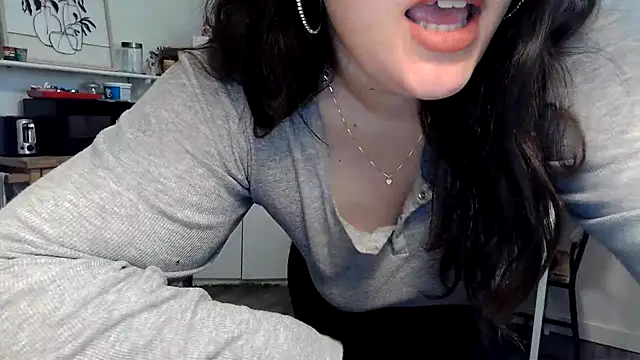 Snapshot of Kittyymaze1 chatting on February 4, 2026, 1:06 pm Kittyymaze1 online show from February 4, 2026, 1:06 pm