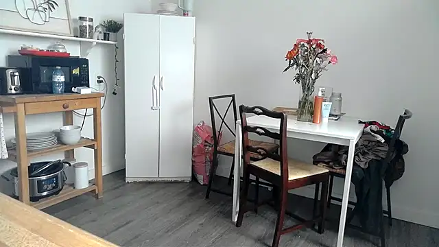 Snapshot of Kittyymaze1 chatting on February 12, 2026, 12:55 pm Kittyymaze1 online show from February 12, 2026, 12:55 pm