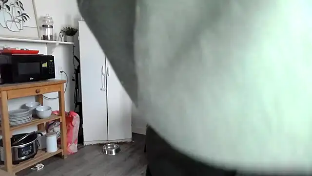 Snapshot of Kittyymaze1 chatting on February 19, 2026, 12:45 pm Kittyymaze1 online show from February 19, 2026, 12:45 pm