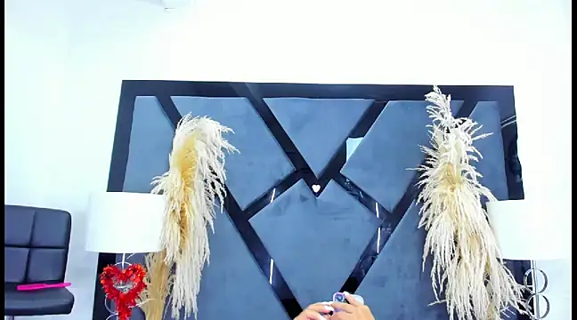 TiaraRosse online show from February 6, 2025, 4:42 am