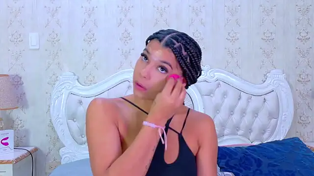 TiaraRosse online show from September 10, 2025, 12:27 pm