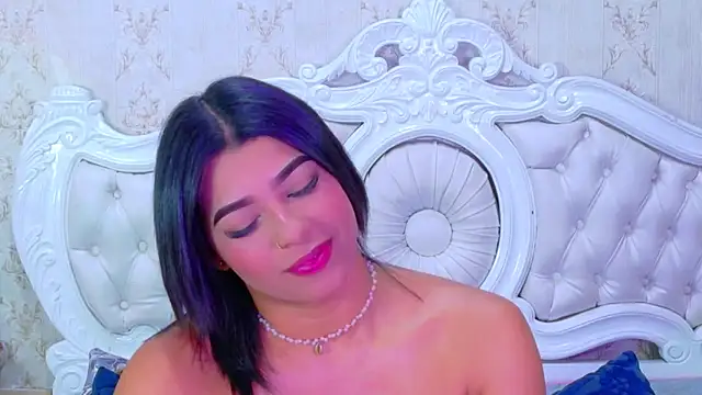 Snapshot of TiaraRosse chatting on November 13, 2025, 5:39 am TiaraRosse online show from November 13, 2025, 5:39 am