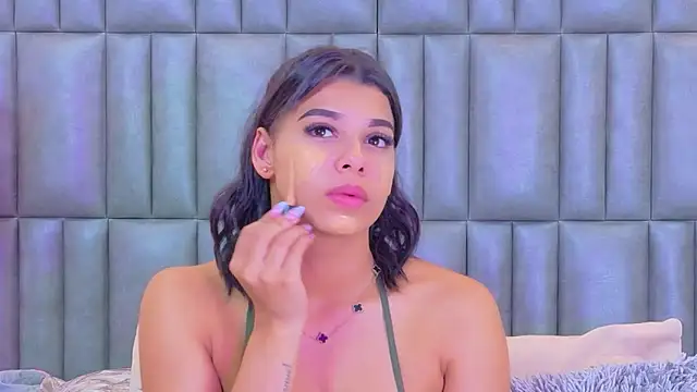 TiaraRosse online show from April 12, 2026, 12:43 pm