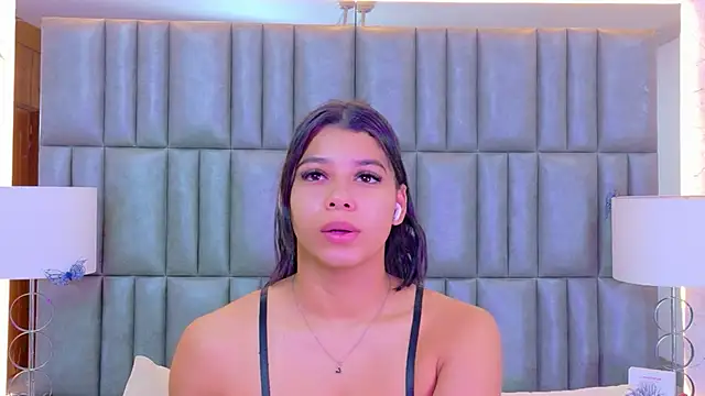 TiaraRosse online show from April 16, 2026, 12:39 pm