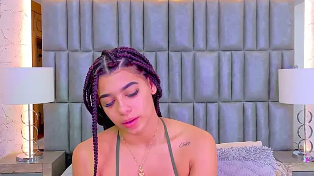 Snapshot of TiaraRosse chatting on June 14, 2026, 5:15 pm TiaraRosse online show from June 14, 2026, 5:15 pm