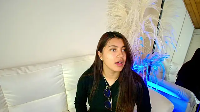 Snapshot of Rebeca_Williams_ chatting on February 20, 2025, 12:19 am Rebeca Williams online show from February 20, 2025, 12:19 am