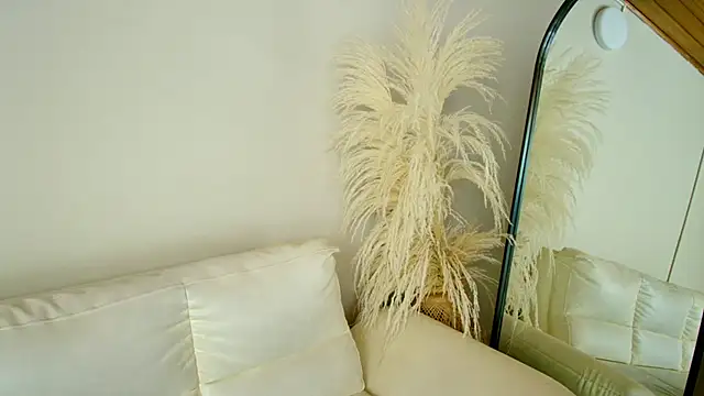 Snapshot of Rebeca_Williams_ chatting on February 21, 2025, 4:40 am Rebeca Williams online show from February 21, 2025, 4:40 am