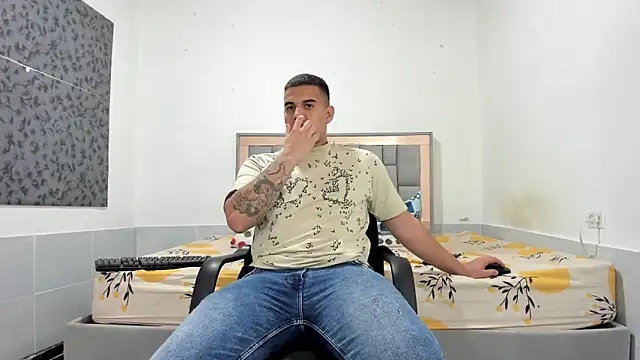 simookeler online show from January 31, 2026, 11:58 pm