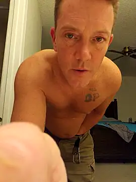 Snapshot of Bigtater1999 chatting on September 21, 2025, 11:06 pm Bigtater1999 online show from September 21, 2025, 11:06 pm