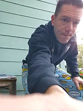 Snapshot of Bigtater1999 chatting on November 16, 2025, 1:17 pm Bigtater1999 online show from November 16, 2025, 1:17 pm